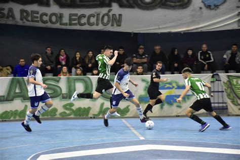 tomas Deffis jugador de Futsal en Camioneros ⚽️  .